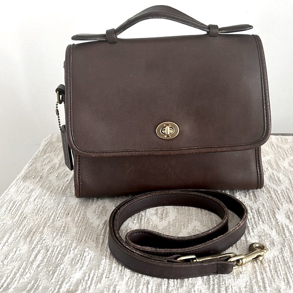 Coach Handbags - Coach Vintage Court #9870 Brown Leather Bag